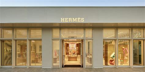 hermes naples waterfront shops